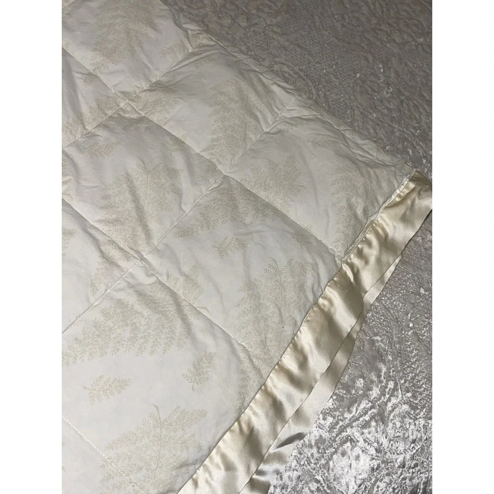 Vintage Down Comforter With Satin Trim Queen/Full‎ Beige Floral